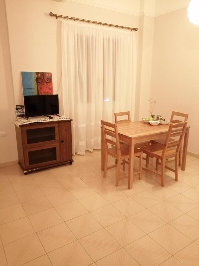 Kalamata Cozy Apartment Esterno foto